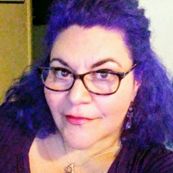 Meet your Posher, Maura - Picture 3 of 3